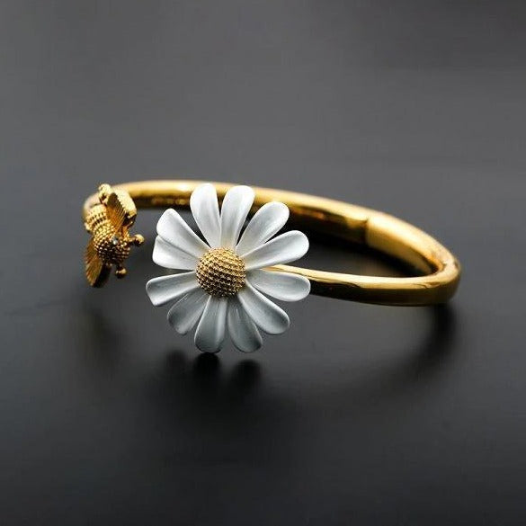Collection Marguerite « Éclat de Soleil » – La Parure Complète qui la Fait Briller (5 Pièces)