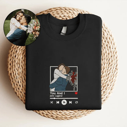 T-shirt Personnalisé avec votre Photo et Musique Préférée | Transformez Votre Photo en Amour Brodé