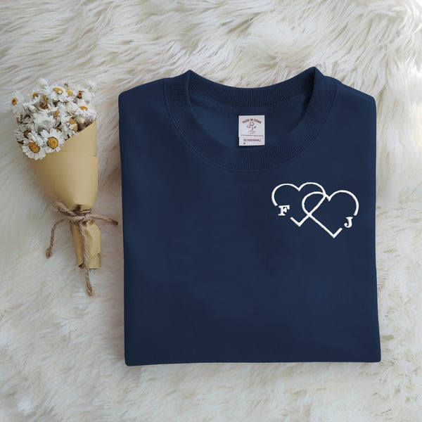 Pull Cœurs Brodés | L'Amour qui Réchauffe