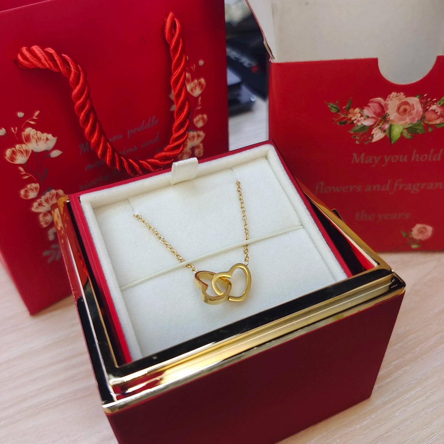 BOÎTE ROSE ÉTERNELLE - AVEC COLLIER PERSONNALISÉ