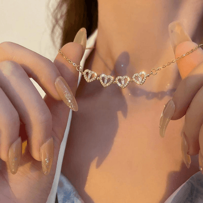 Collier Trèfle à Cœurs + Coffret 6 Roses - Cadeau de Saint-Valentin