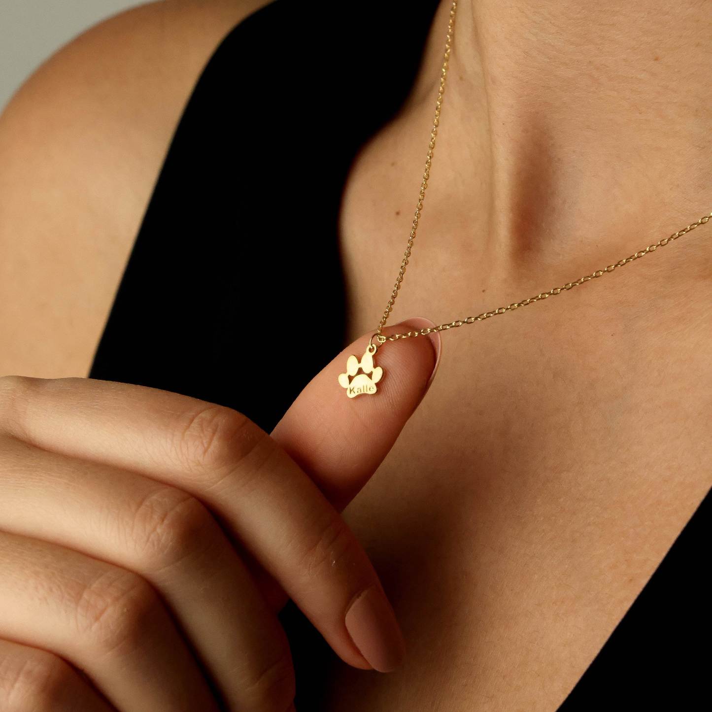 Collier Patte Personnalisé avec le Nom de votre Animal - Portez votre meilleur ami avec vous 24h/24 !