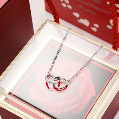 Caixa com Rosa Eterna & Colar Coração Personalizado