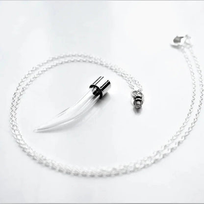 Collar Diente de Vampiro - Pon Cualquier Líquido Dentro