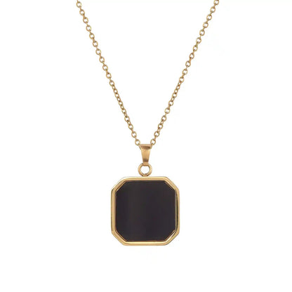 Collier « Touche d'amour » – La photo secrète révélée avec la chaleur du cœur