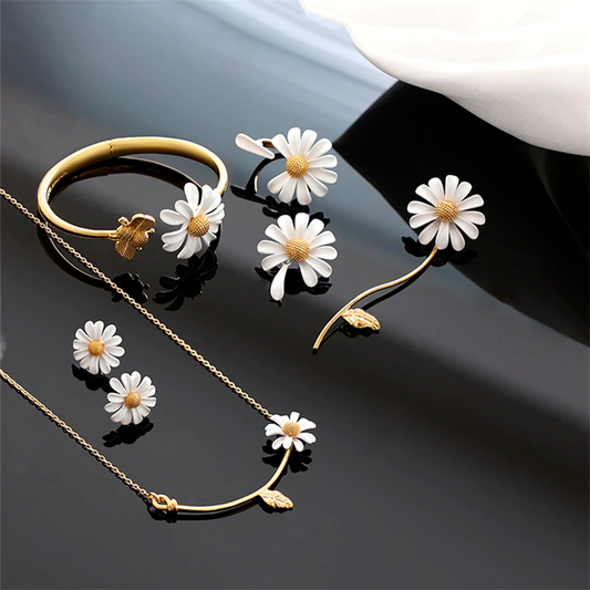 Collection Marguerite « Éclat de Soleil » – La Parure Complète qui la Fait Briller (5 Pièces)