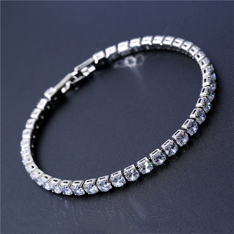 Pulsera con piedras de circonita cúbica de 4 mm