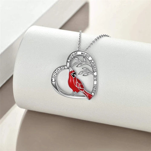 Collar con colgante de corazón Cardinal